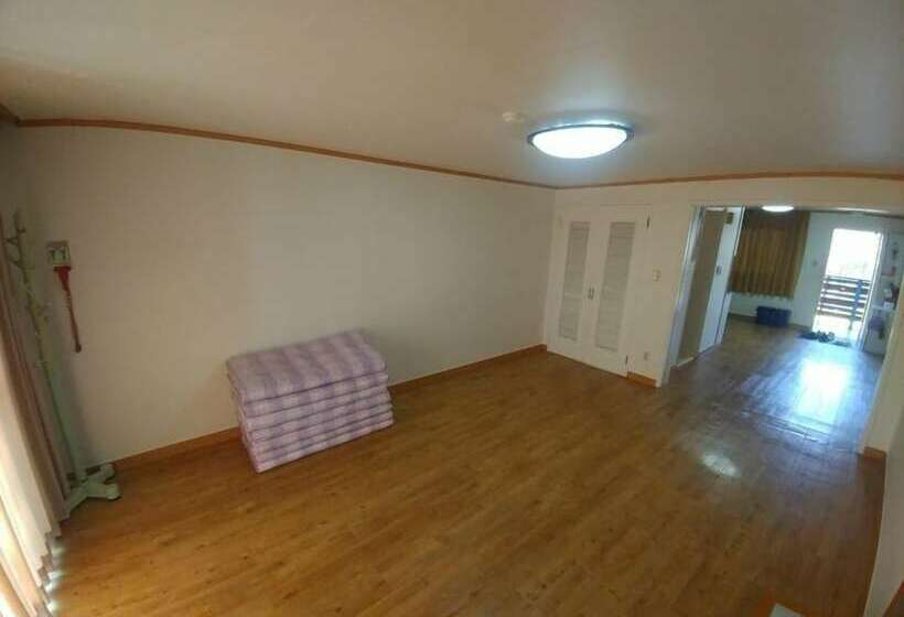 פנסיון Dongseoul Respia