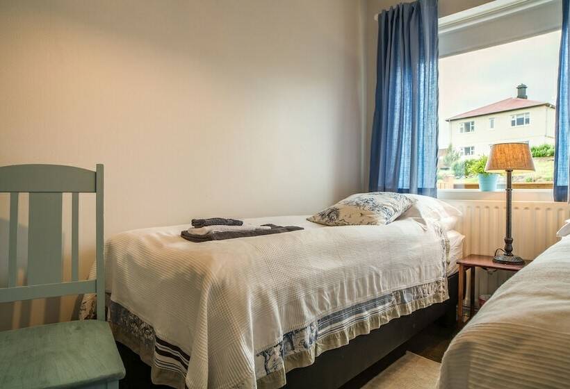 پانسیون Höfðagata Guesthouse
