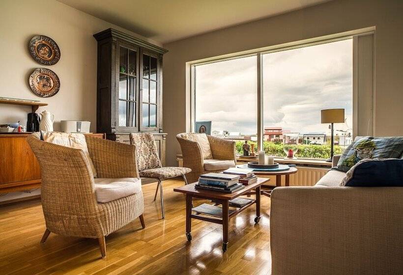 پانسیون Höfðagata Guesthouse