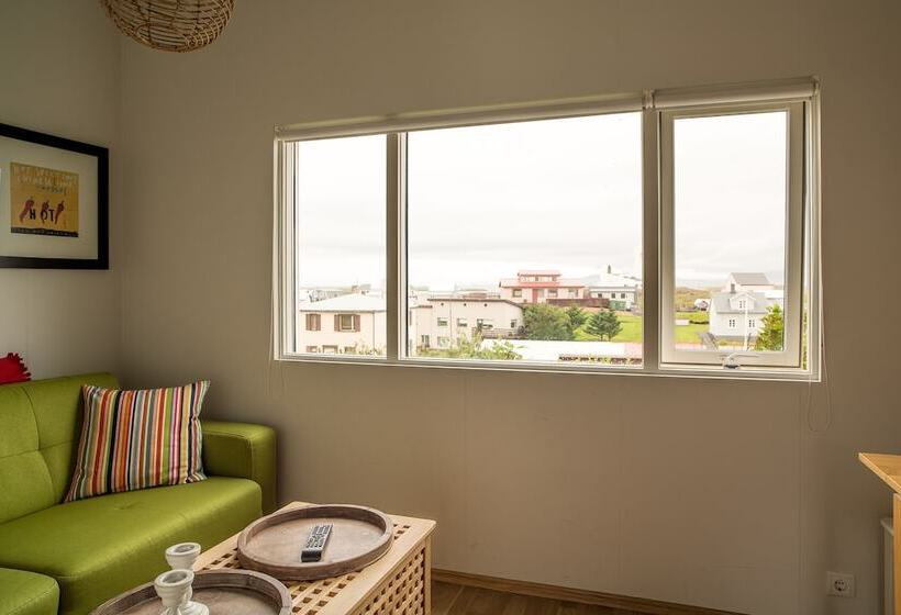پانسیون Höfðagata Guesthouse