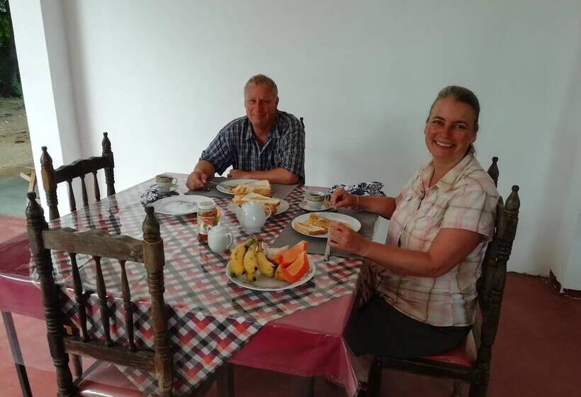 פנסיון Jayaru Guest House