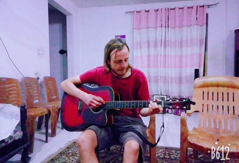 פנסיון Jayaru Guest House
