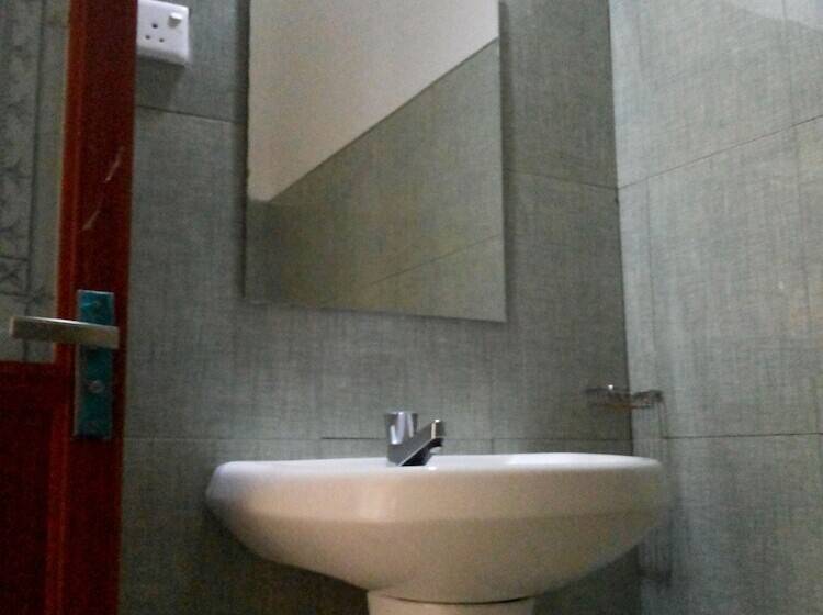 פנסיון Jayaru Guest House