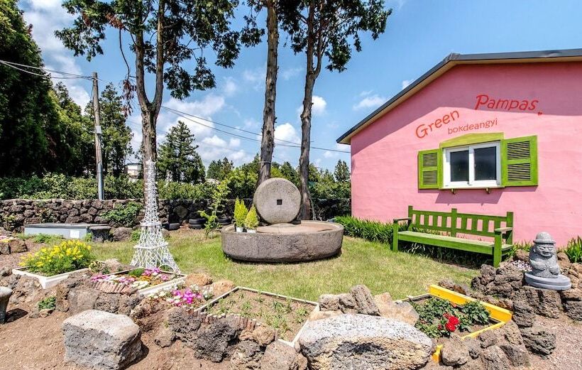 بنسيون Jeju Green Pampas