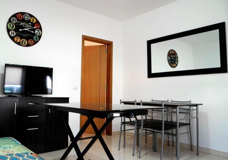 بنسيون Louise Guest House