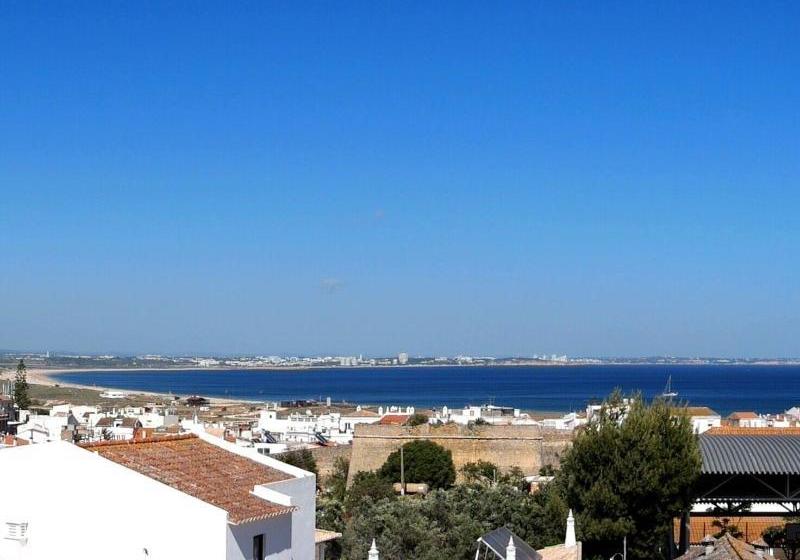 بنسيون Louise Guest House