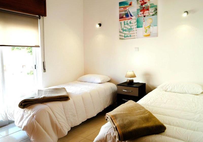 بنسيون Louise Guest House