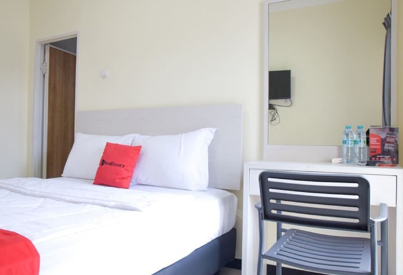 膳宿费 Reddoorz @ Genteng Surabaya