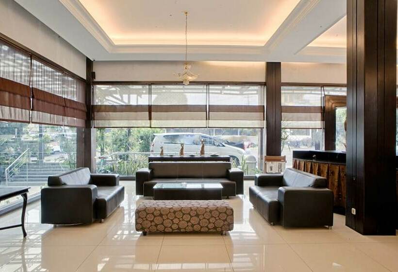 Пансион Reddoorz Plus Near Floating Market Lembang