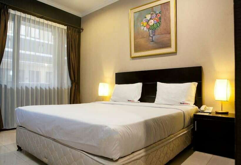 Пансион Reddoorz Plus Near Floating Market Lembang