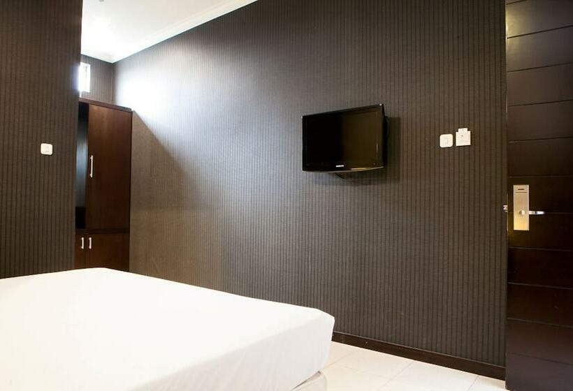 Пансион Reddoorz Plus Near Floating Market Lembang