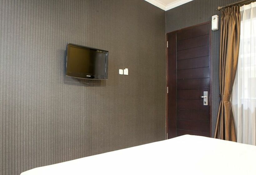 Пансион Reddoorz Plus Near Floating Market Lembang