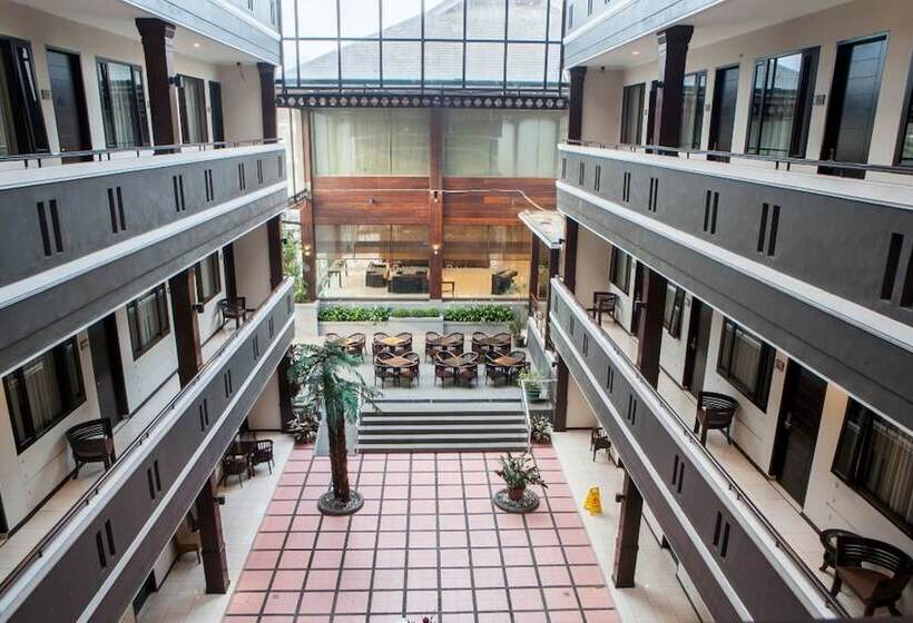 Пансион Reddoorz Plus Near Floating Market Lembang