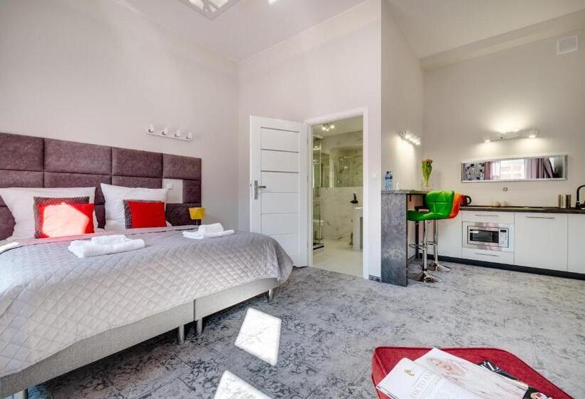 Savoy Mariacka Apartments