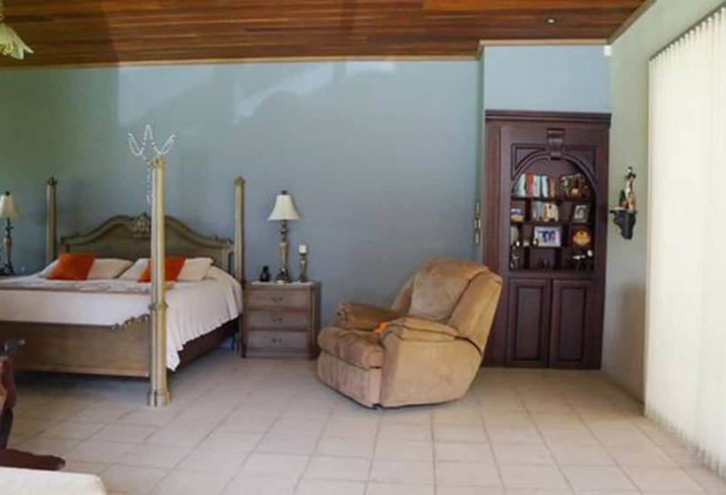 Agua Milagrosa Villa