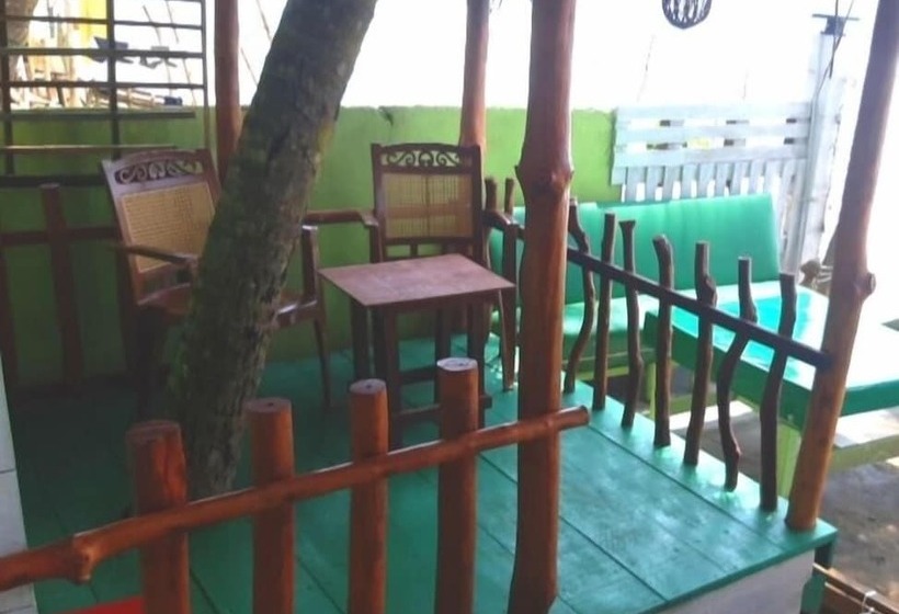 הוסטל Luna Beach Home & Cabanas