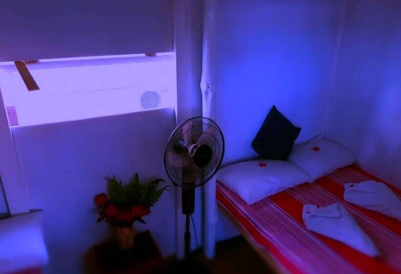 הוסטל Luna Beach Home & Cabanas