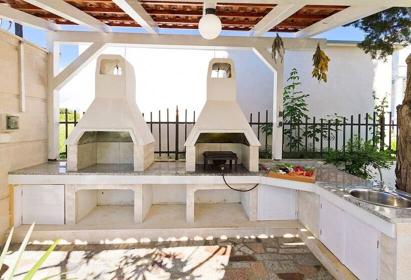 Astinian Apartments Jadranka