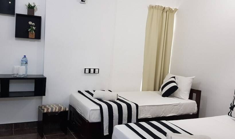 Aura City Hostel