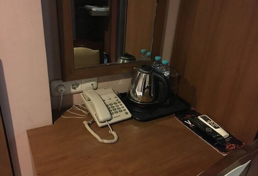 تختخواب و صبحانه Votel Viure Hotel Jogjakarta