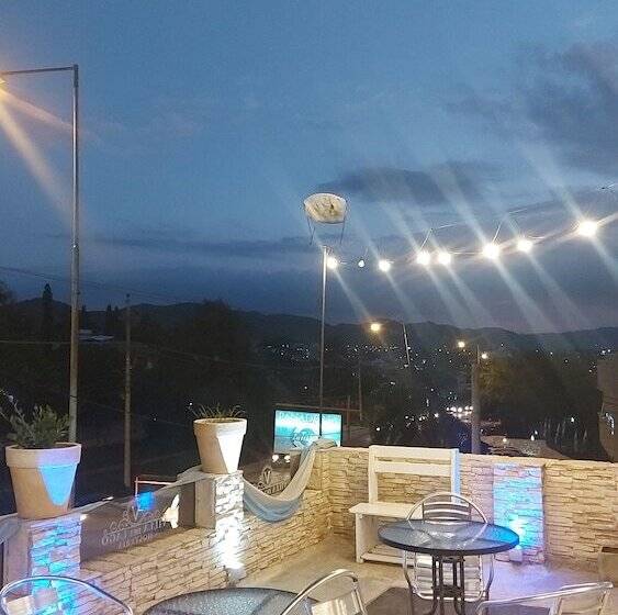 مسافرخانه Hosteria Villa Del Lago