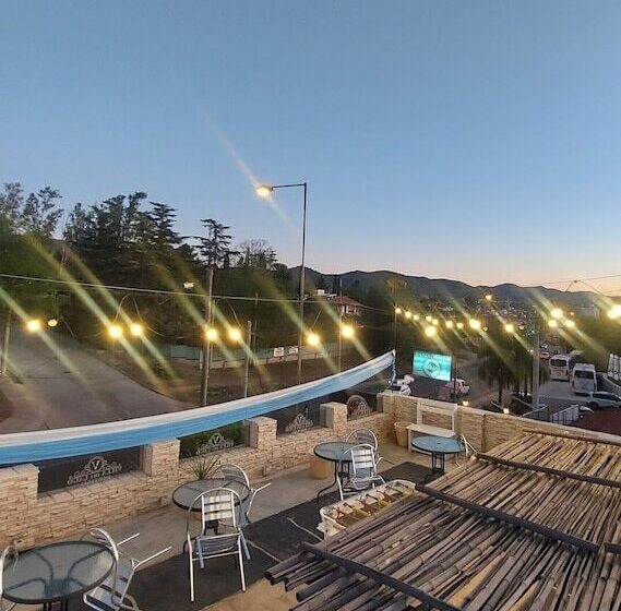 مسافرخانه Hosteria Villa Del Lago