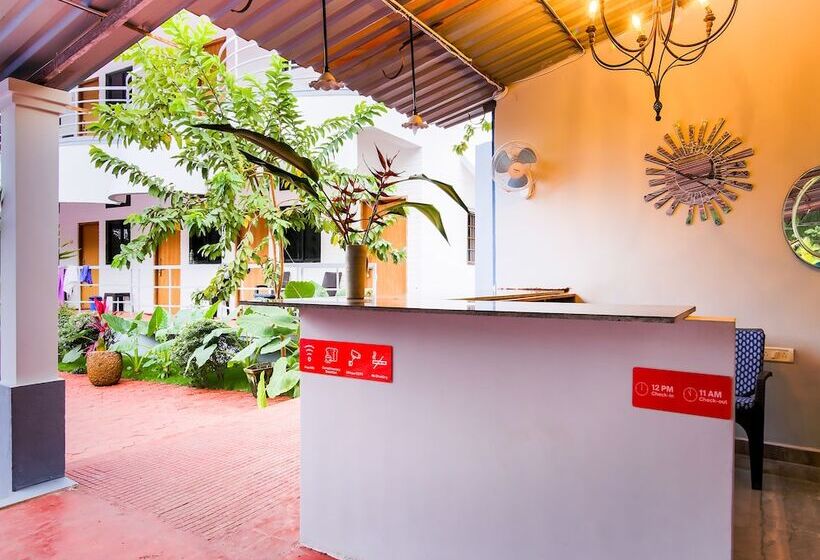 בית מלון כפרי Arambol Plaza Beach Resort By Oyo Rooms