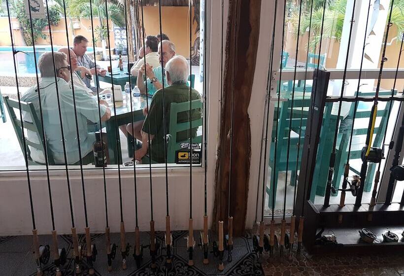 فندق Fisherman Lodge