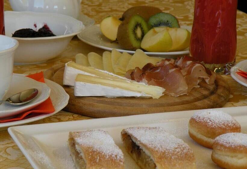 فندق Garni Civetta