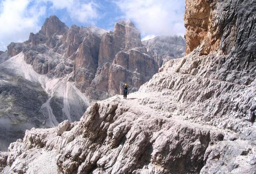 فندق Garni Civetta