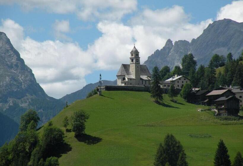 فندق Garni Civetta