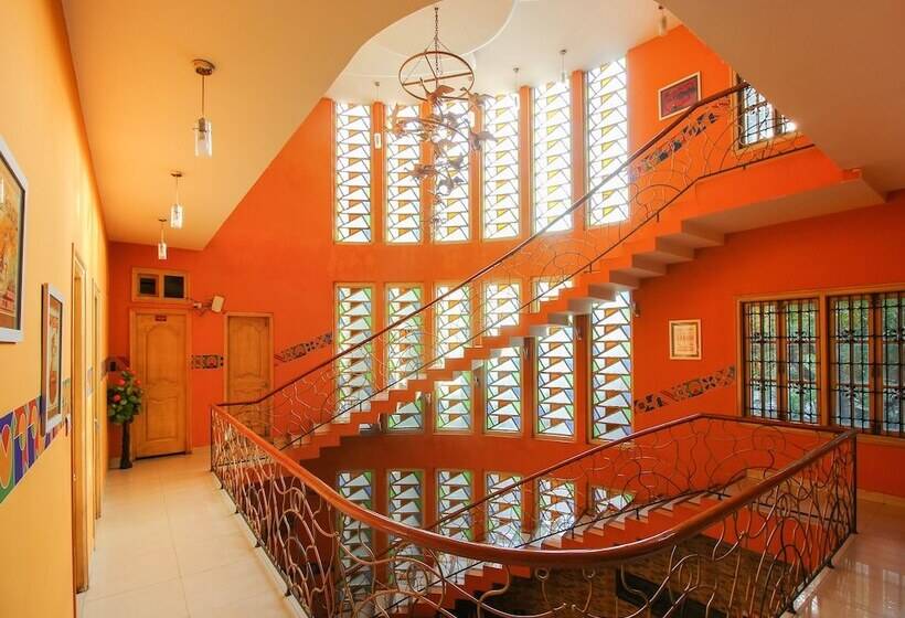 هتل Hallmark Begumpet By Oyo Rooms