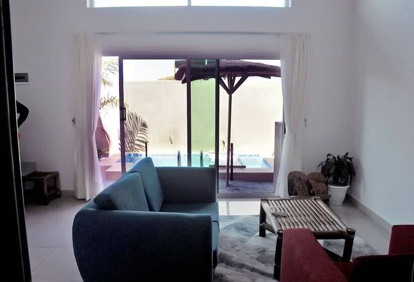 Отель Ivoire Lodge