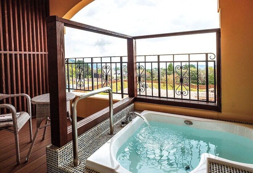 Отель La Vista Kirishima Hills