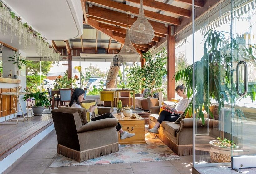 Maison 66, Riviera Hotels