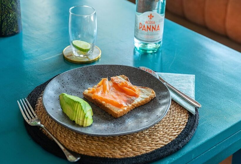 Maison 66, Riviera Hotels