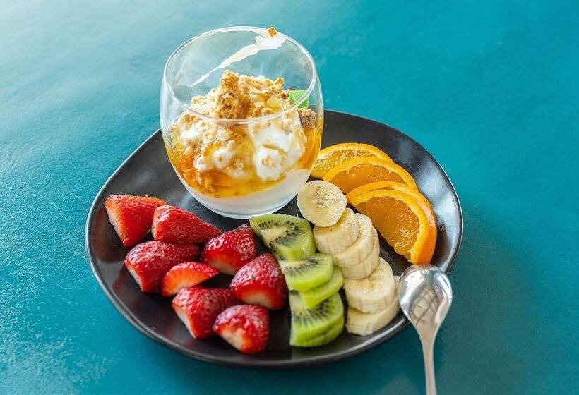 Maison 66, Riviera Hotels