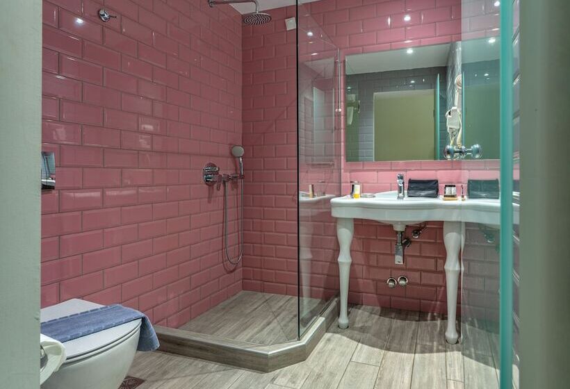 Maison 66, Riviera Hotels