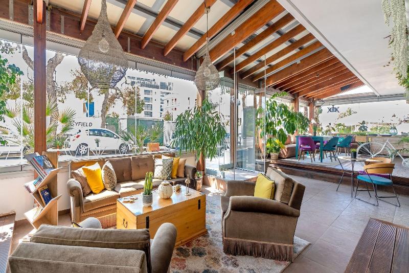 Maison 66, Riviera Hotels