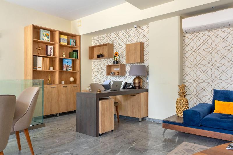 Maison 66, Riviera Hotels