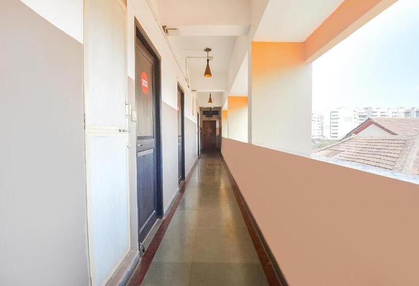 בית מלון כפרי Fabexpress Paradise Inn Panaji