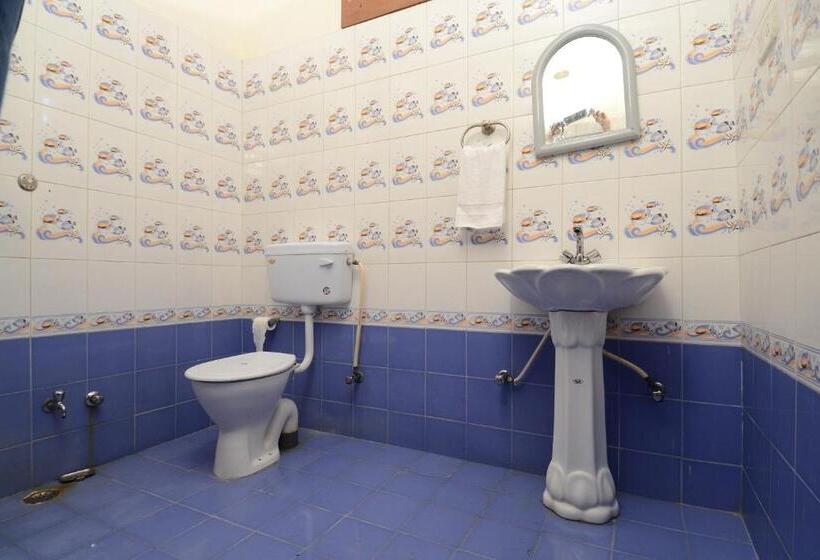 בית מלון כפרי Rani Bagh By Oyo Rooms