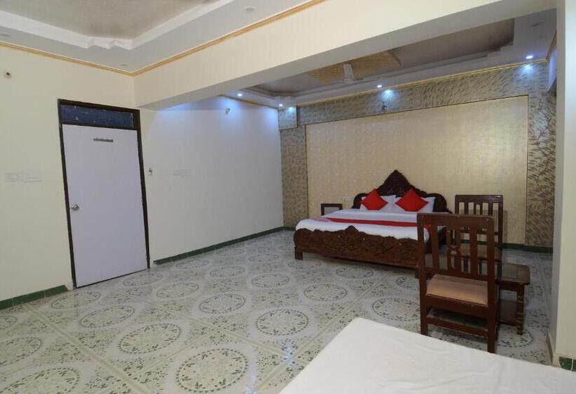 בית מלון כפרי Rani Bagh By Oyo Rooms