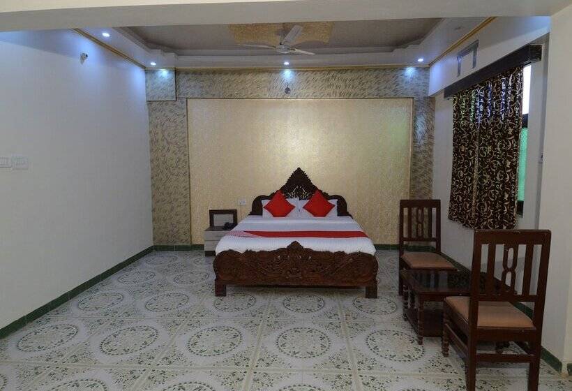 בית מלון כפרי Rani Bagh By Oyo Rooms