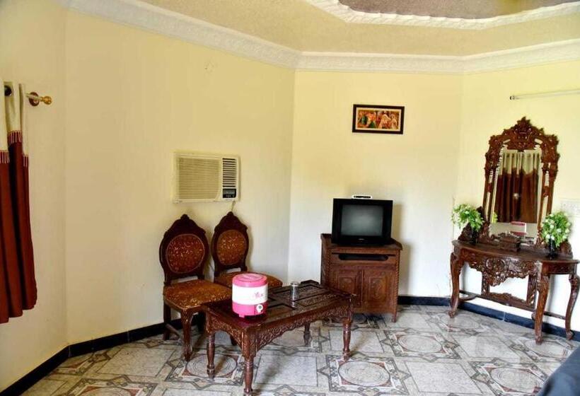 בית מלון כפרי Rani Bagh By Oyo Rooms