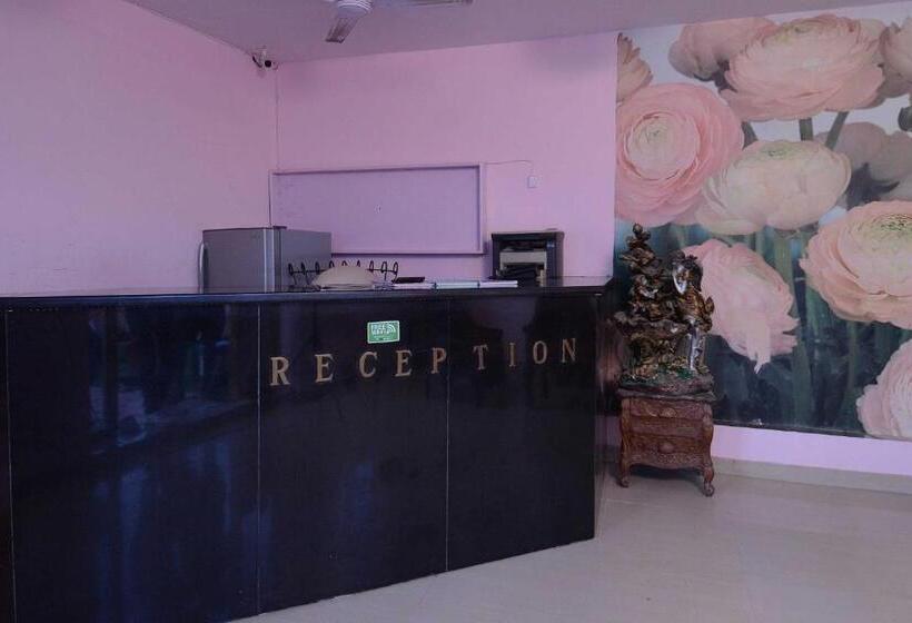 בית מלון כפרי Rani Bagh By Oyo Rooms