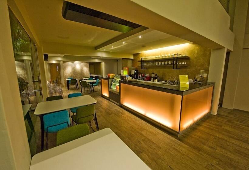 فندق Riverside Boutique