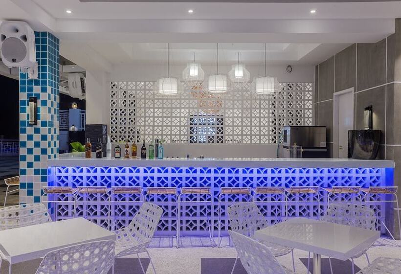 هتل Stonehill Suites