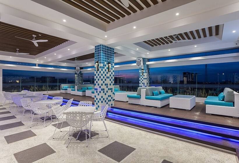 هتل Stonehill Suites