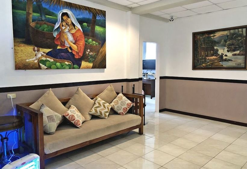 호텔 Tiptop Tower Suite Inn